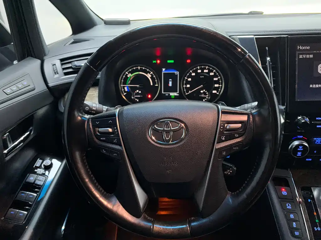 Toyota Vellfire 2022 — фото 7