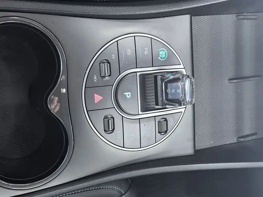 BYD Seal 05 DM-i 2025 — фото 9