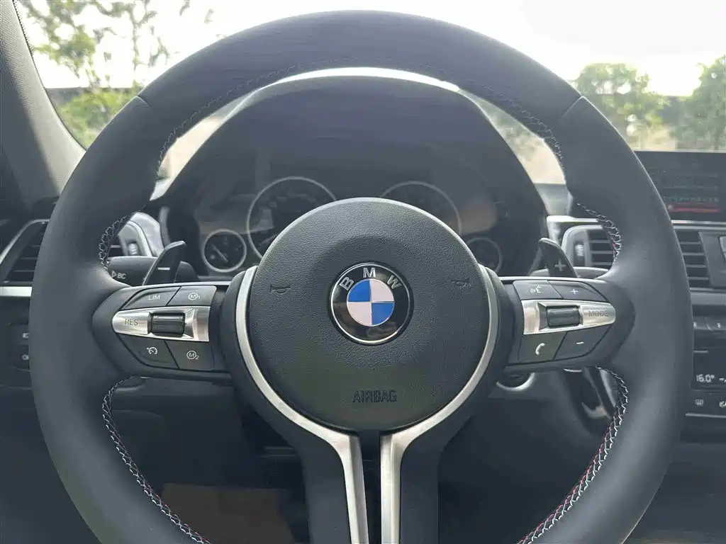 BMW 3 Series 2017 — фото 13