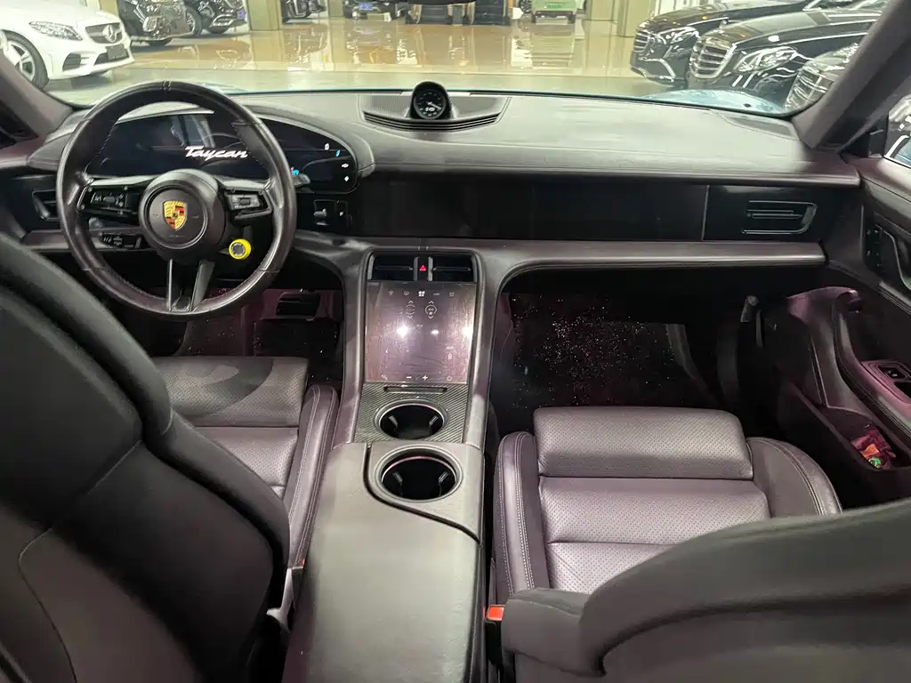 Porsche Taycan 2020 — фото 15
