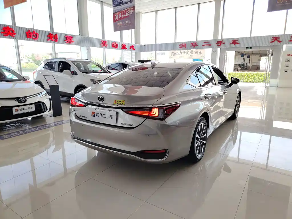 Lexus ES 2023 — фото 14