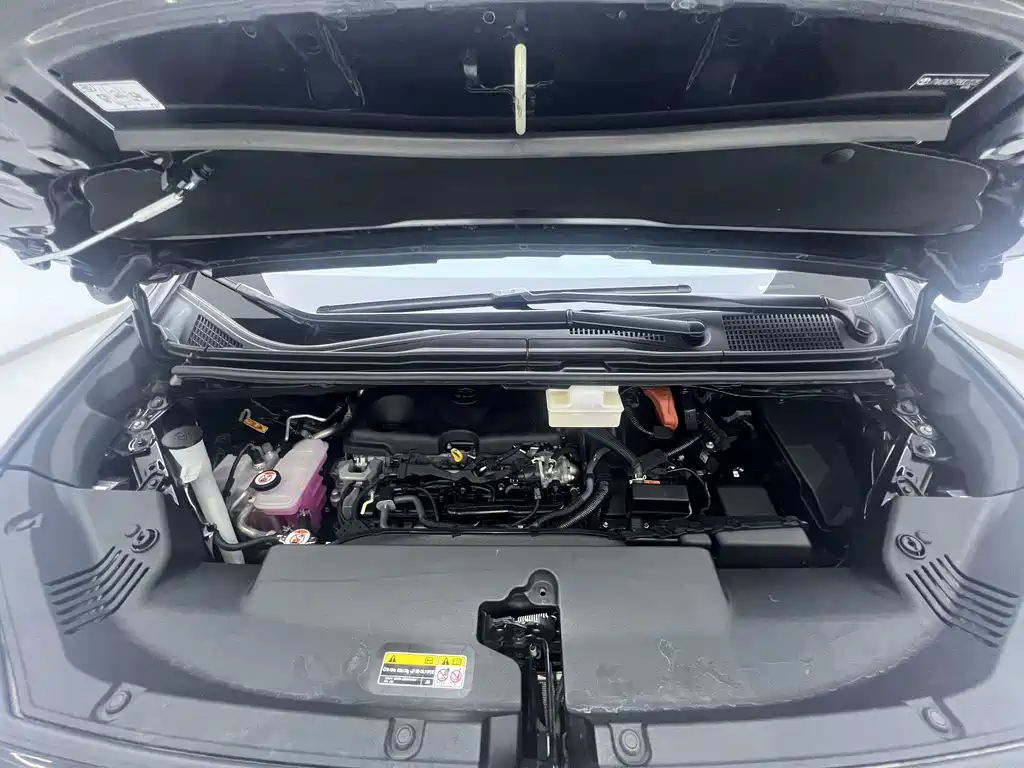 Toyota Alphard 2023 — фото 17