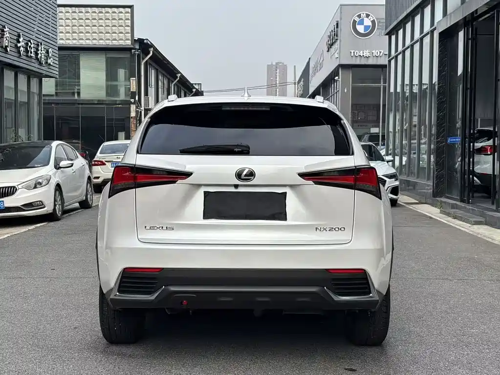 Lexus NX 2021 — фото 11