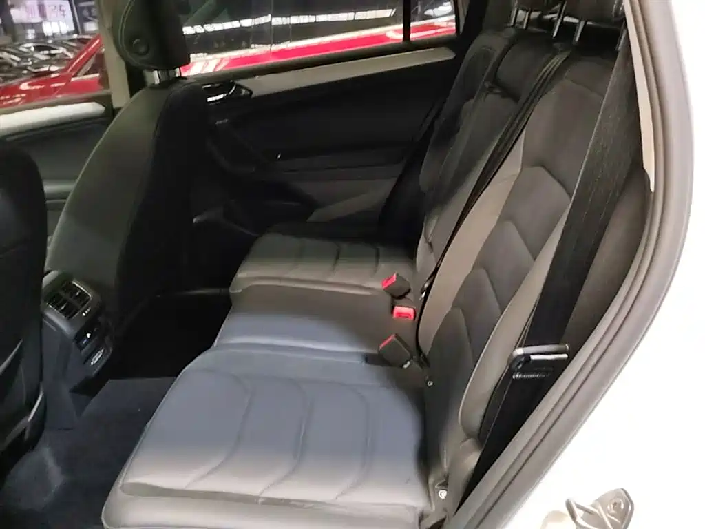 Volkswagen Tiguan L PHEV 2021 — фото 17