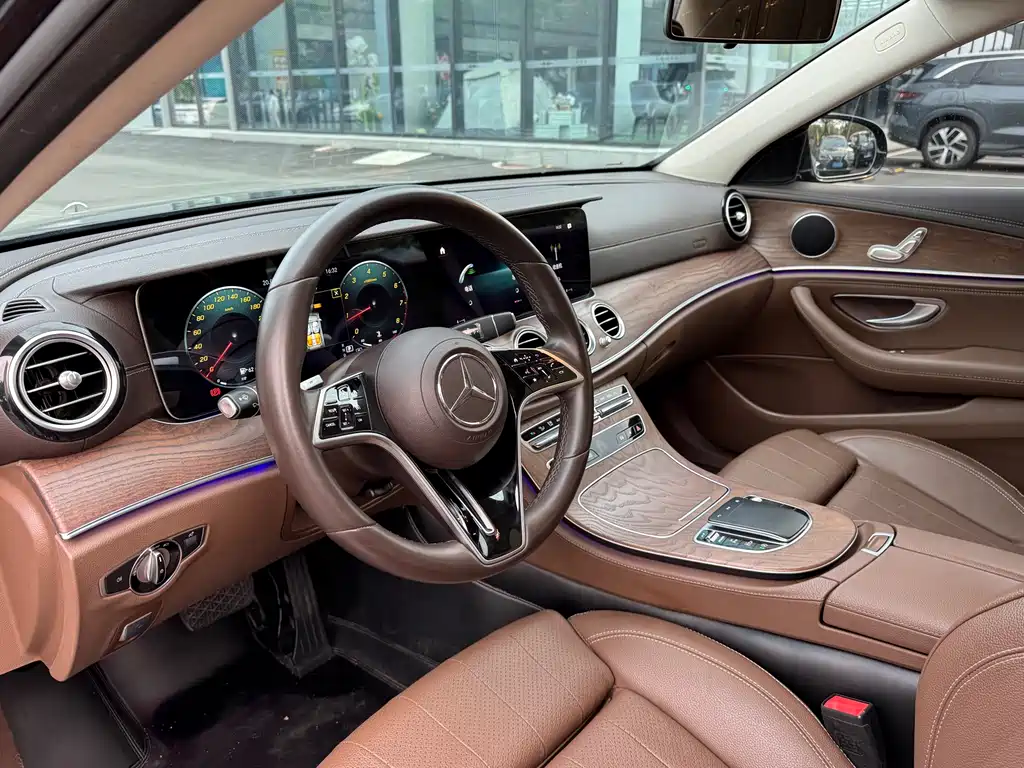 Mercedes-Benz E-Class 2022