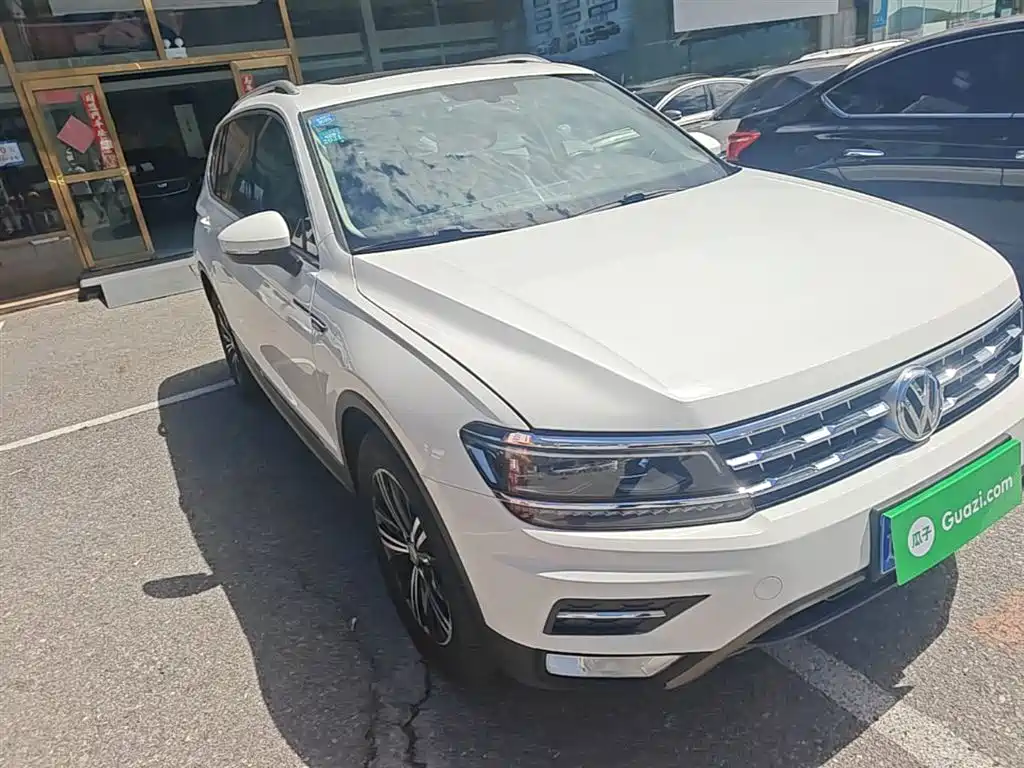 Volkswagen Tiguan L 2017 — фото 4