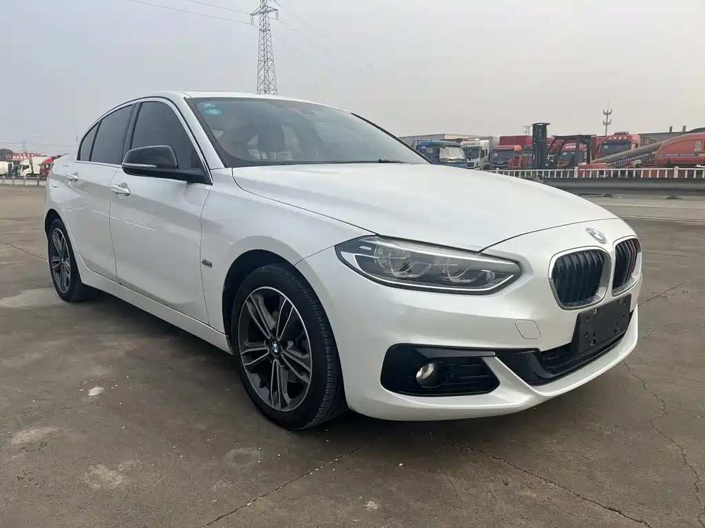 BMW 1 Series 2018 — фото 18