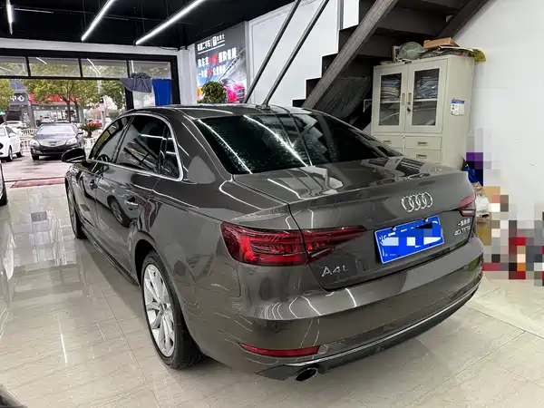 Audi A4L 2018