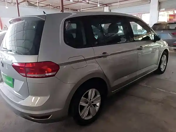 Volkswagen Touran 2016