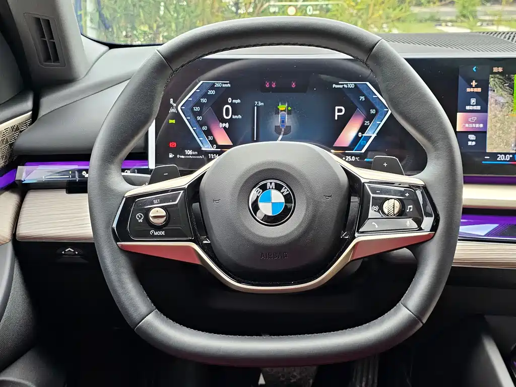 BMW 5 Series 2025 — фото 10