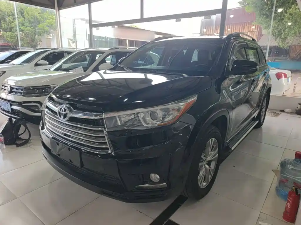 Toyota Highlander 2017 — фото 1