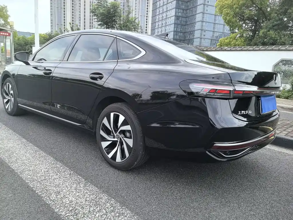 Volkswagen Passat 2025 — фото 11