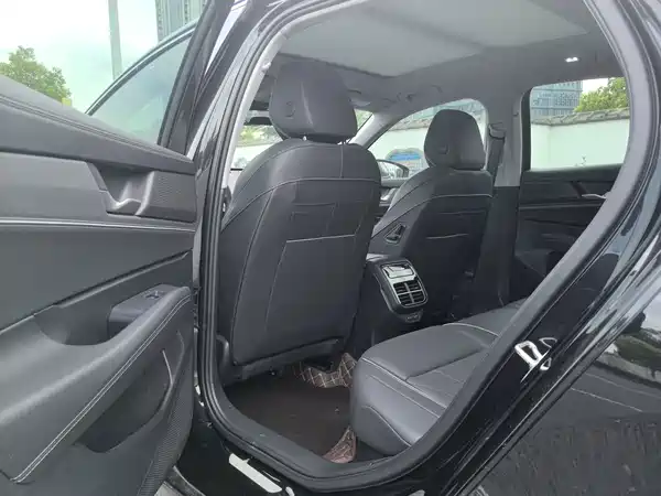 Volkswagen Passat 2025