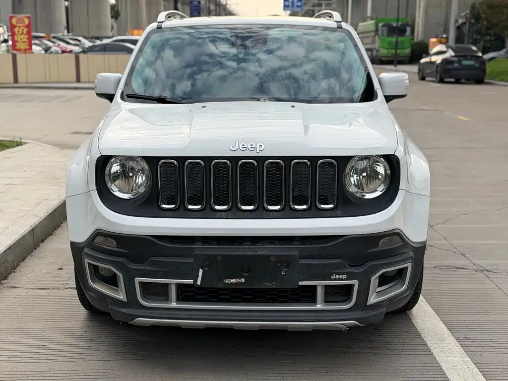 Jeep Renegade 2016 — фото 2