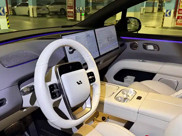 Li Auto i6 2025