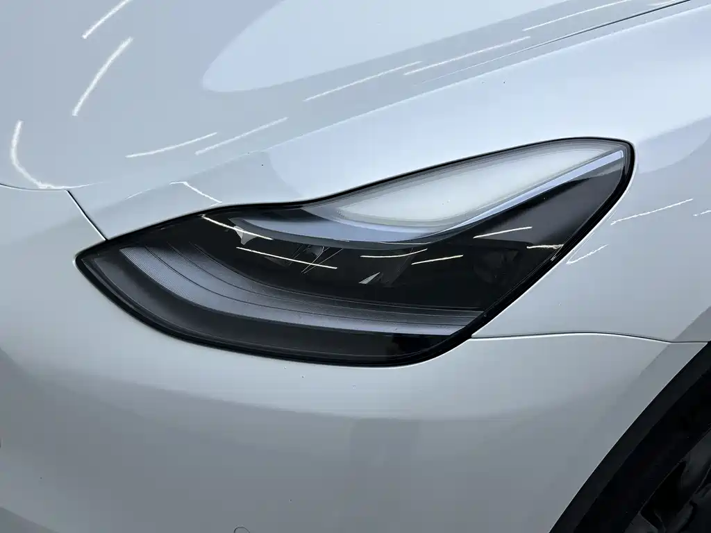 Tesla Model Y 2022 — фото 11