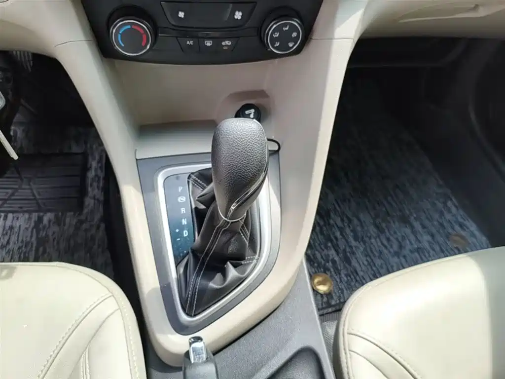 Buick Excelle 2017 — фото 14