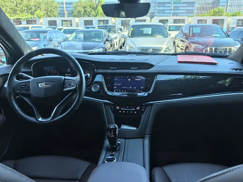 Cadillac XT6 2022 — фото 10