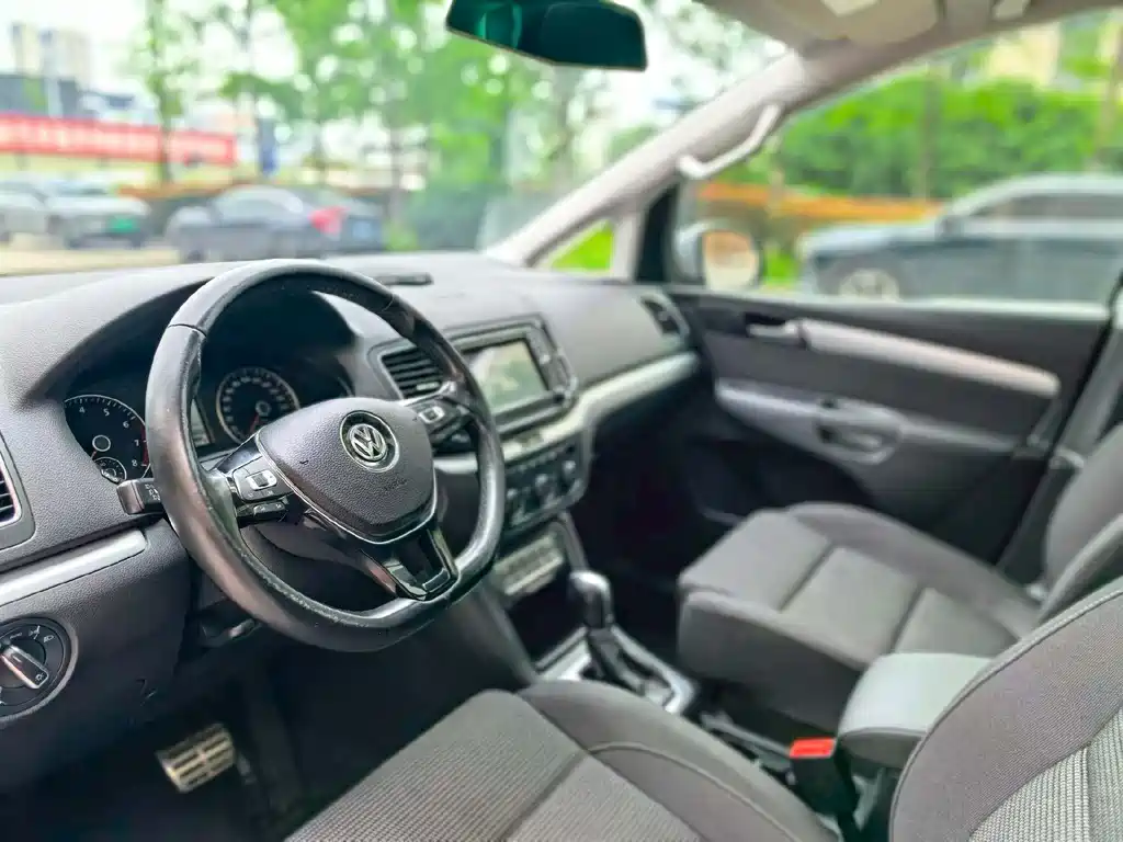 Volkswagen Sharan 2018 — фото 6