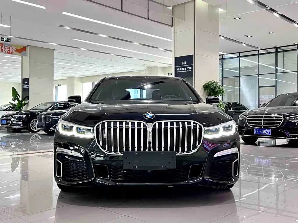 BMW 7 Series 2021 — фото 2
