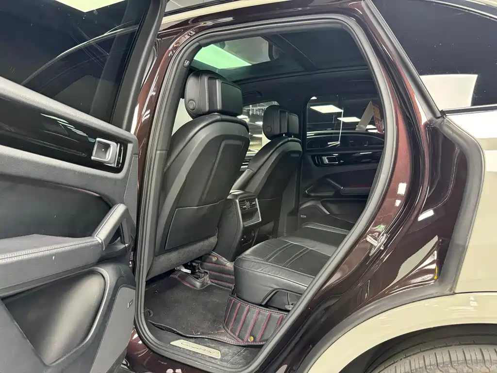 Porsche Cayenne 2019 — фото 12