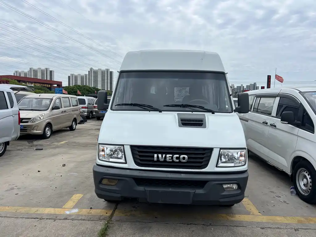 IVECO Daily 2022 — фото 1