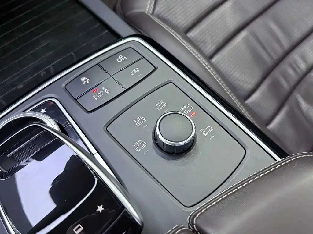 Mercedes-Benz GLS AMG 2018 — фото 22