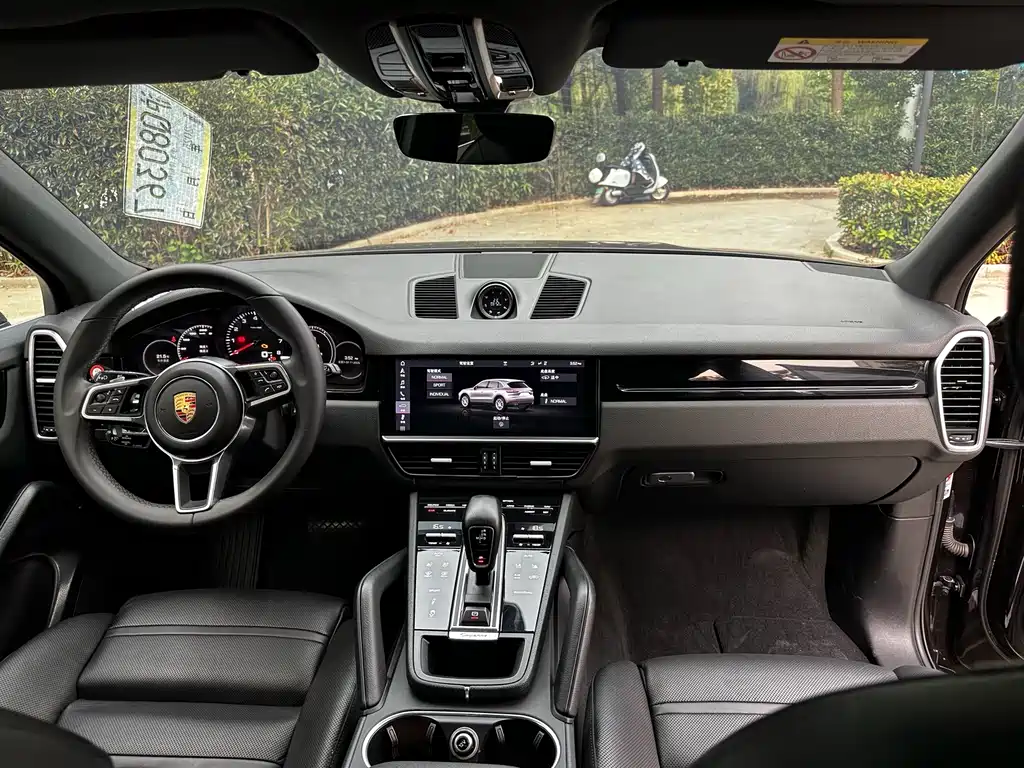 Porsche Cayenne 2019 — фото 7