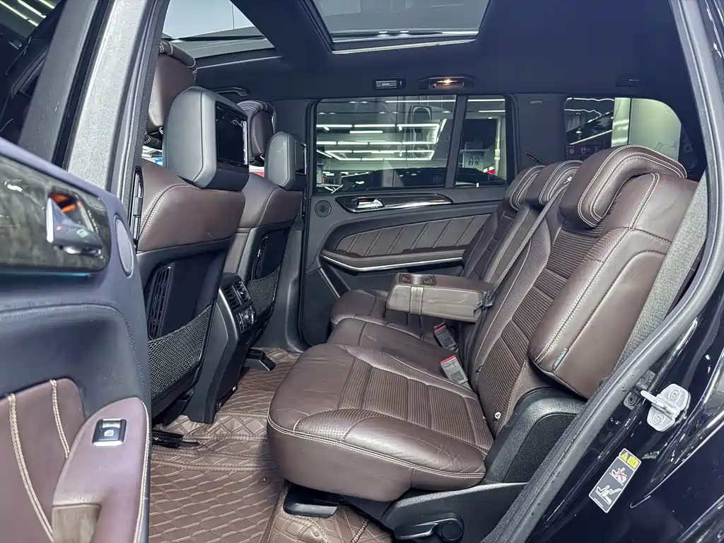 Mercedes-Benz GLS AMG 2018 — фото 13