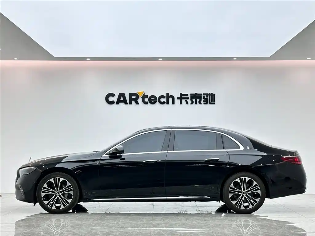 Mercedes-Benz E-Class 2025 — фото 2