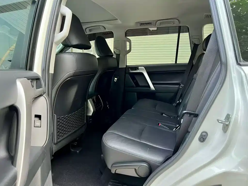 Toyota Prado 2019 — фото 9