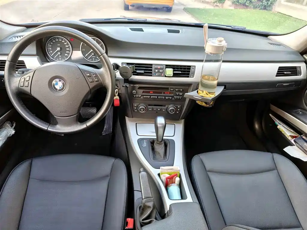 BMW 3 Series 2011 — фото 4