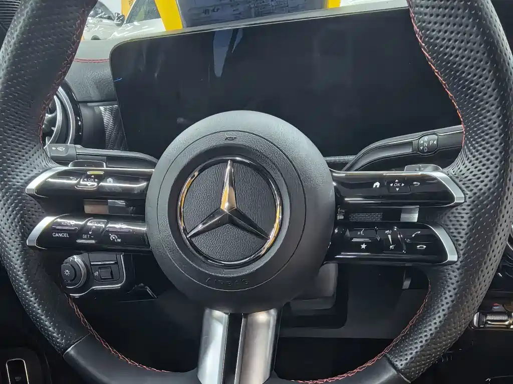 Mercedes-Benz A-Class 2024 — фото 11