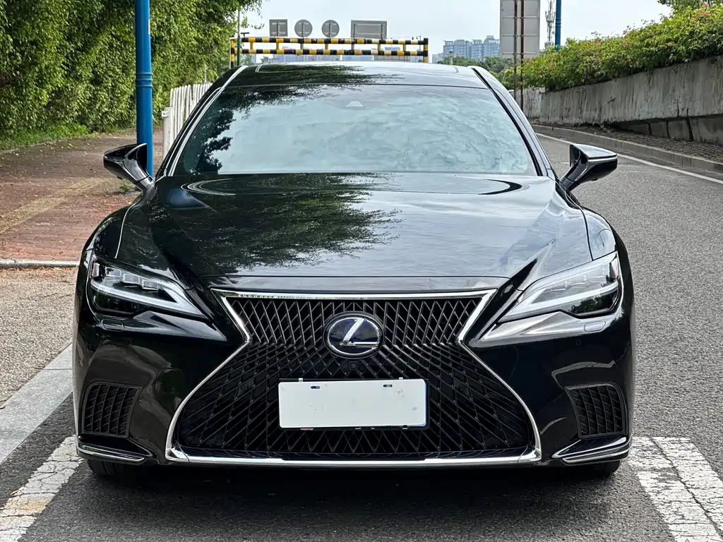 Lexus LS 2022 — фото 2