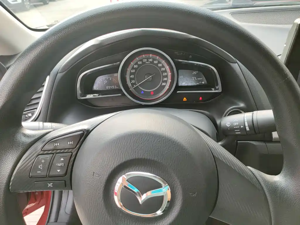 Mazda 3 Axela 2016 — фото 11
