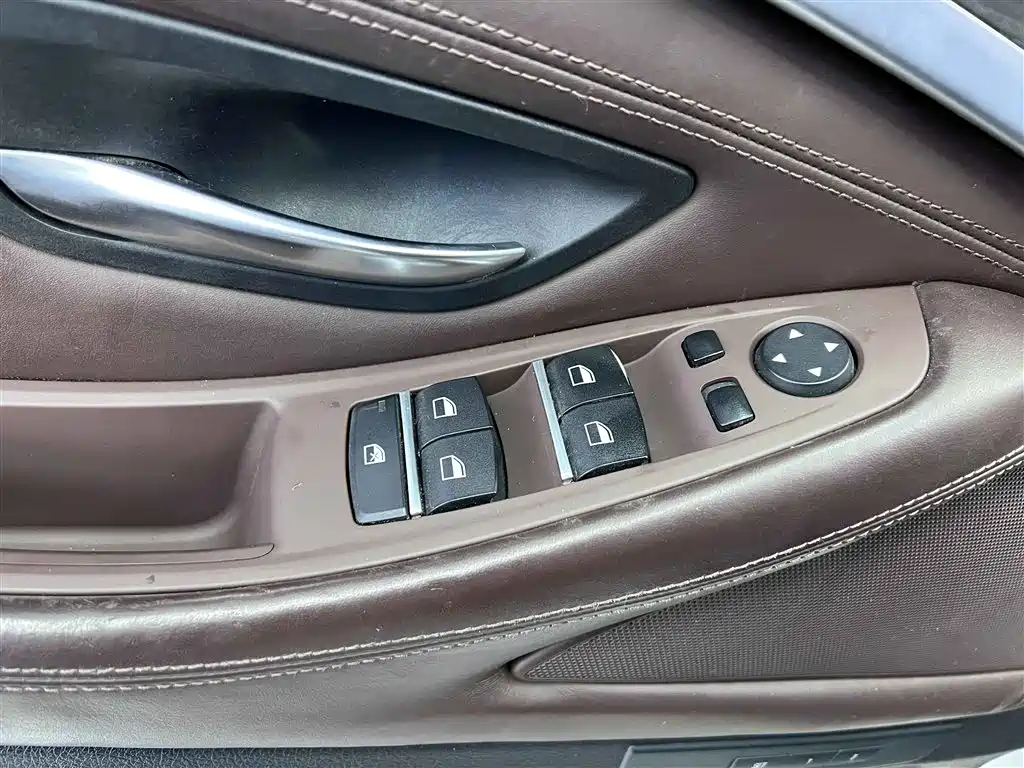 BMW 5 Series 2015 — фото 14
