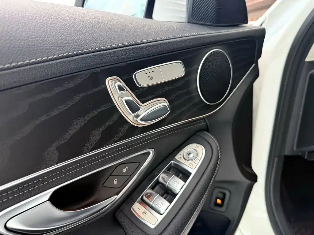 Mercedes-Benz C-Class 2019 — фото 15