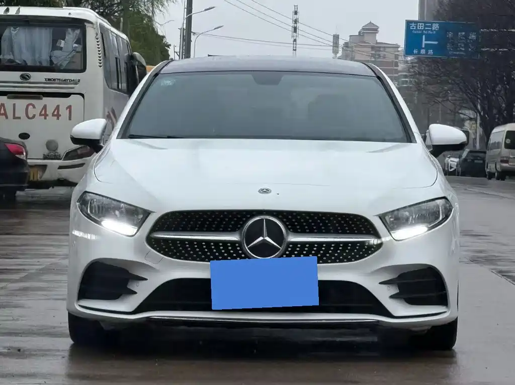 Mercedes-Benz A-Class 2019 — фото 2
