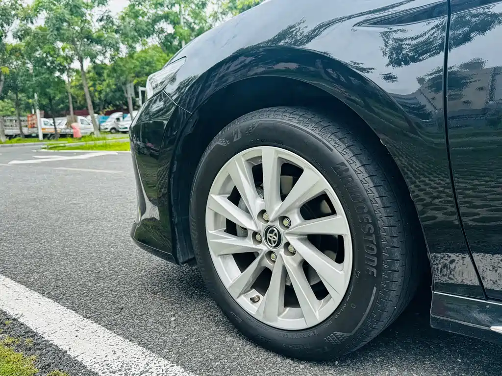 Toyota Camry 2024 — фото 19