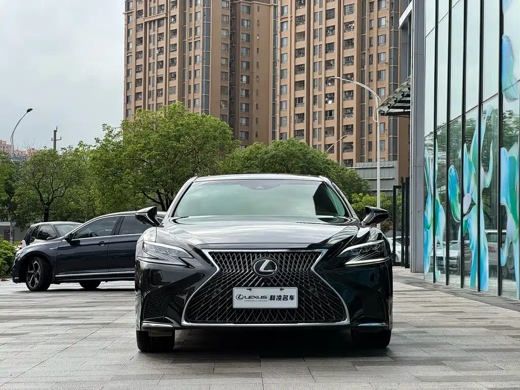 Lexus LS 2019 — фото 2