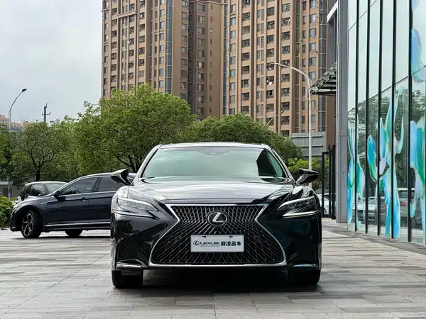 Lexus LS 2018