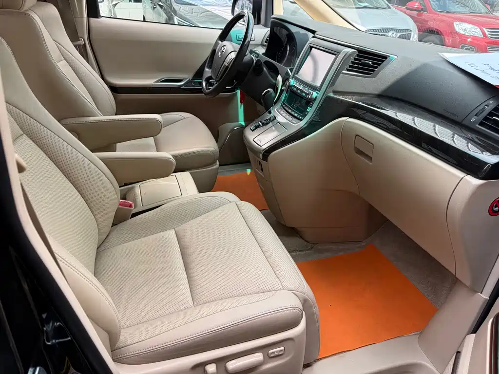 Toyota Alphard 2014 — фото 11