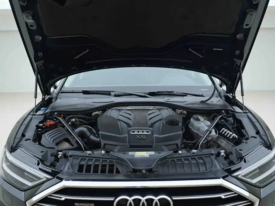 Audi A8 2022 — фото 6