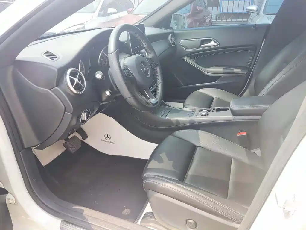 Mercedes-Benz CLA 2017