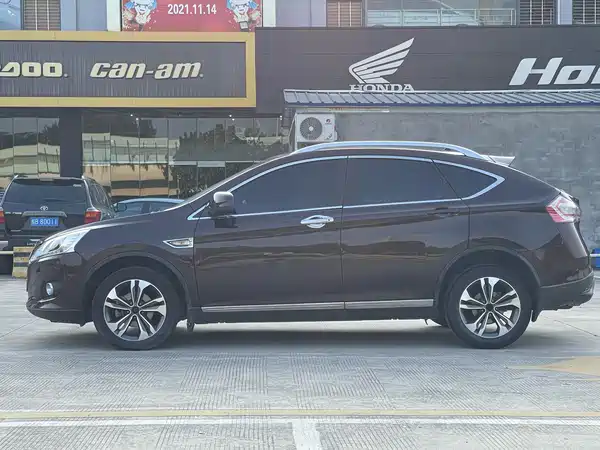 Luxgen You6 SUV 2015