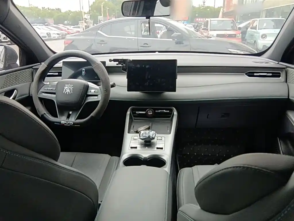 BYD Qin PLUS 2025 — фото 10