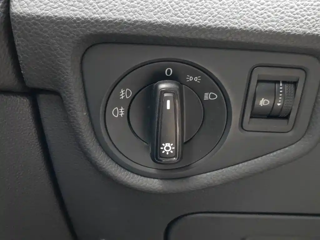 Volkswagen Touran 2019 — фото 21