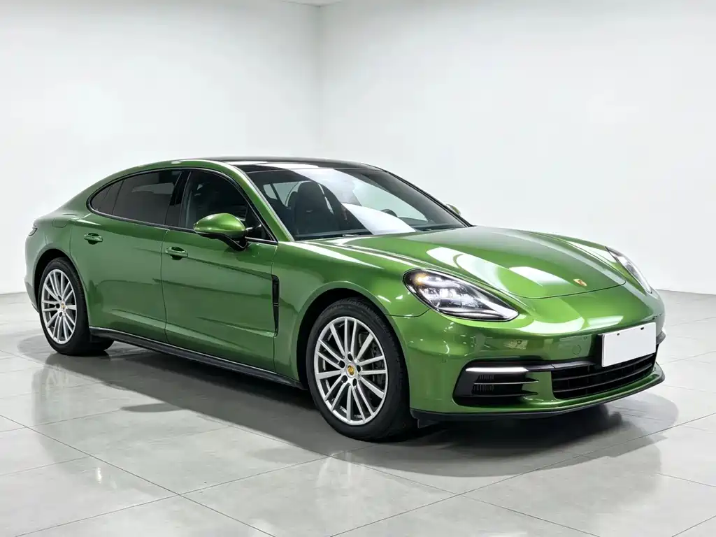 Porsche Panamera 2019 — фото 1