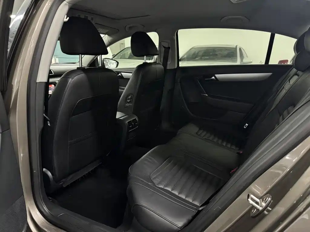 Volkswagen Magotan 2016