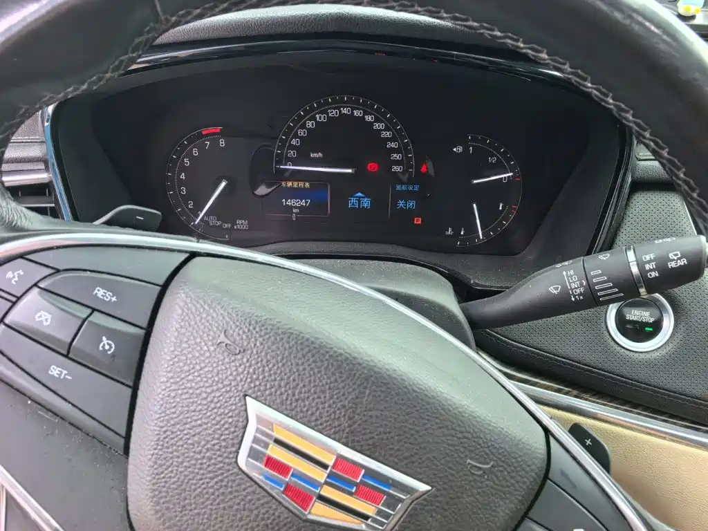 Cadillac XT5 2016 — фото 14